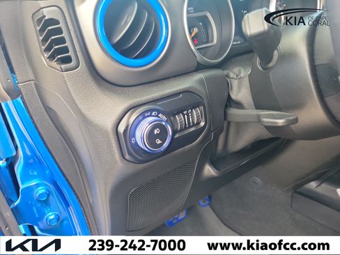 Used 2021 Jeep Gladiator Sport AWD/4WD image 26