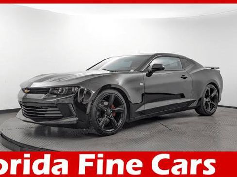 Used 2018 Chevrolet Camaro LT RWD image 1