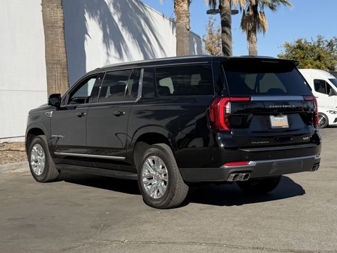 Used 2025 GMC Yukon XL Denali image 12