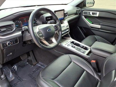 Used 2024 Ford Explorer XLT w/ Equipment Group 202A image 22