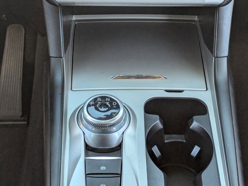 Used 2022 Ford Explorer XLT image 21