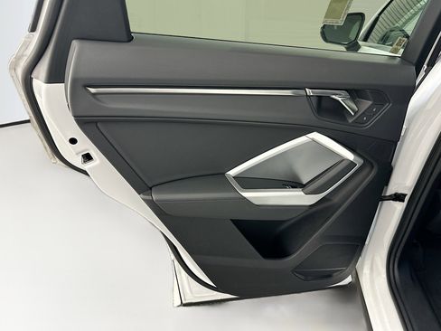 Used 2025 Audi Q3 2.0T Premium image 27