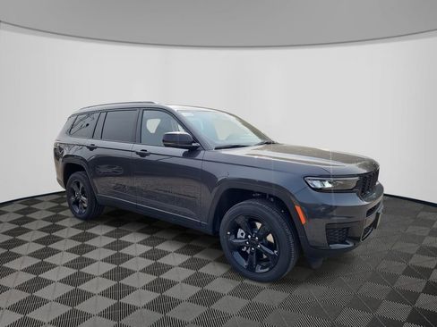 New 2025 Jeep Grand Cherokee L Altitude image 2