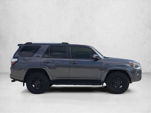 Used 2022 Toyota 4Runner SR5 Premium w/ Moonroof Package RWD image 4