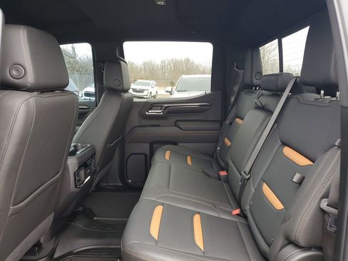 Used 2024 GMC Sierra 1500 AT4 w/ AT4 Premium Package image 29