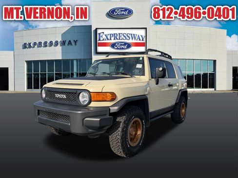 Used 2010 Toyota FJ Cruiser 4WD image 3
