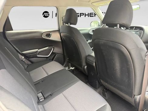 Used 2022 Kia Soul LX FWD image 31