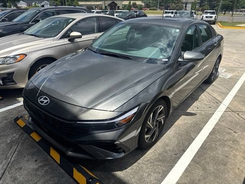 Certified 2024 Hyundai Elantra SEL w/ Convenience Package FWD image 2