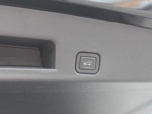 Used 2025 Chevrolet Traverse Z71 w/ Enhanced Driving Package AWD/4WD image 8