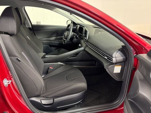 New 2025 Hyundai Elantra Hybrid FWD image 12