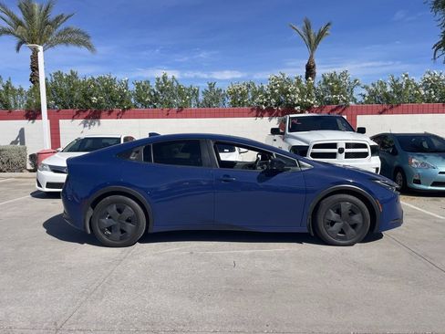 Used 2024 Toyota Prius LE image 3