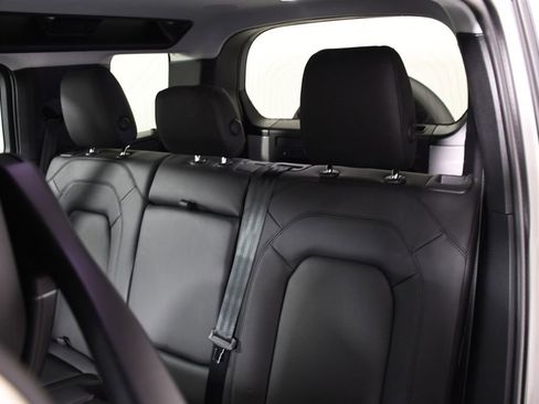 New 2026 Land Rover Defender 110 X-Dynamic SE AWD/4WD image 27