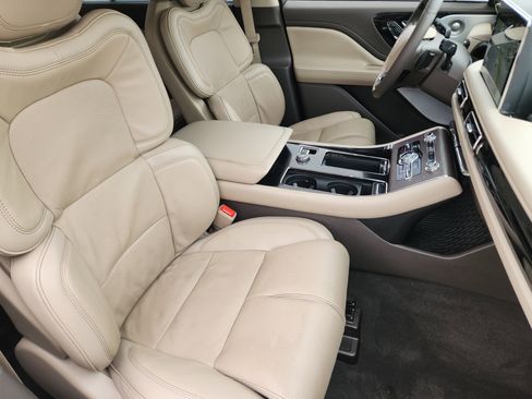 Used 2023 Lincoln Aviator Reserve w/ Equipment Group 201A image 15