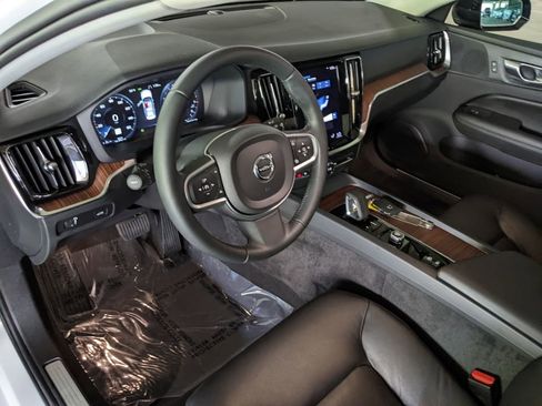 Certified 2022 Volvo S60 B5 Momentum w/ Premium Package AWD/4WD image 8