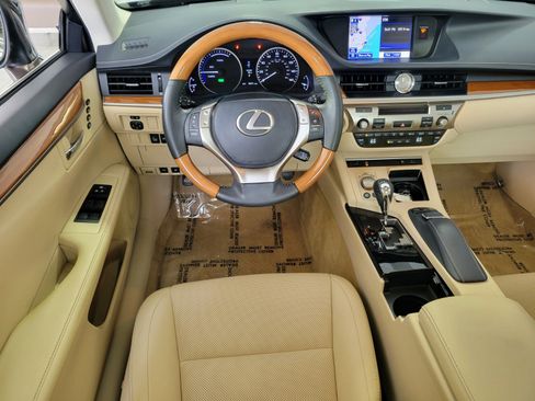 Used 2014 Lexus ES 300h w/ Premium Package w/Bamboo Trim image 14