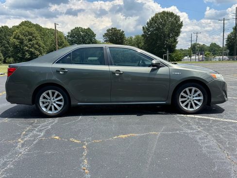 Used 2012 Toyota Camry XLE w/ Leather Pkg FWD image 10