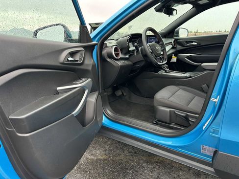 Certified 2025 Chevrolet Trax RS w/ Sunroof Package image 20