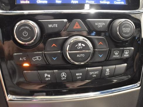 Used 2021 Jeep Grand Cherokee Limited AWD/4WD image 29