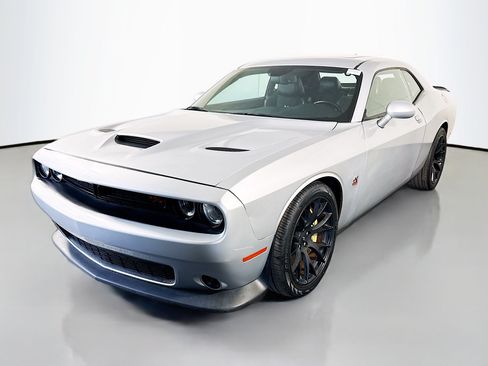 Used 2019 Dodge Challenger R/T Scat Pack w/ Dynamics Package RWD image 4