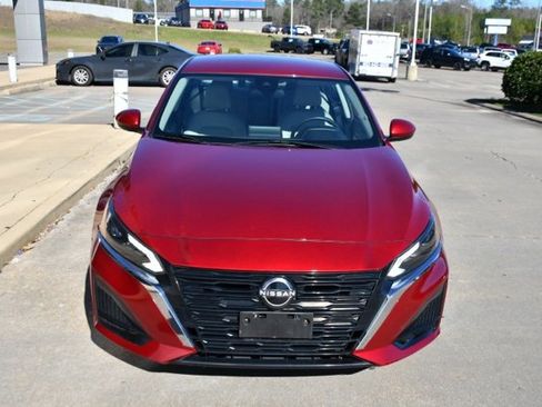 Used 2023 Nissan Altima 2.5 SV image 8