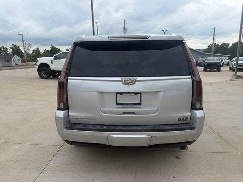 Used 2016 Cadillac Escalade Platinum AWD/4WD image 8