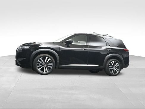 Used 2024 Nissan Pathfinder Platinum FWD image 11