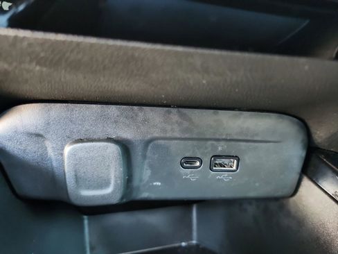 Used 2025 Chevrolet Trax LT w/ Driver Confidence Package image 31