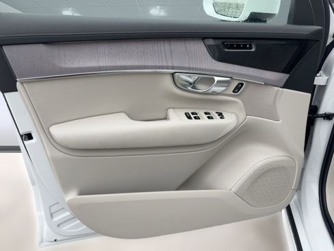 New 2026 Volvo XC90 T8 Ultra w/ Protection Package Premier AWD/4WD image 12