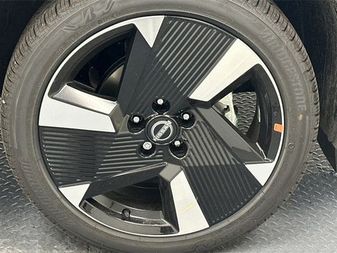 New 2025 Nissan Kicks SR w/ SR Premium Package image 19