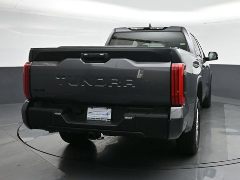 Used 2022 Toyota Tundra SR5 w/ SR5 Convenience Package image 6