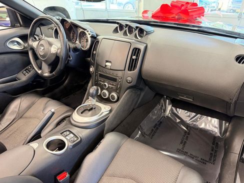 Used 2010 Nissan 370Z Touring RWD image 34
