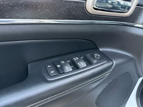 Used 2016 Jeep Grand Cherokee Limited image 14