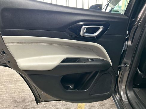 Used 2022 Jeep Compass Limited image 23