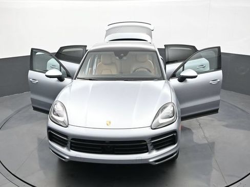 Certified 2023 Porsche Cayenne Coupe AWD/4WD image 32
