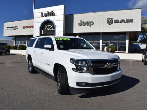 Used 2019 Chevrolet Suburban LT image 1