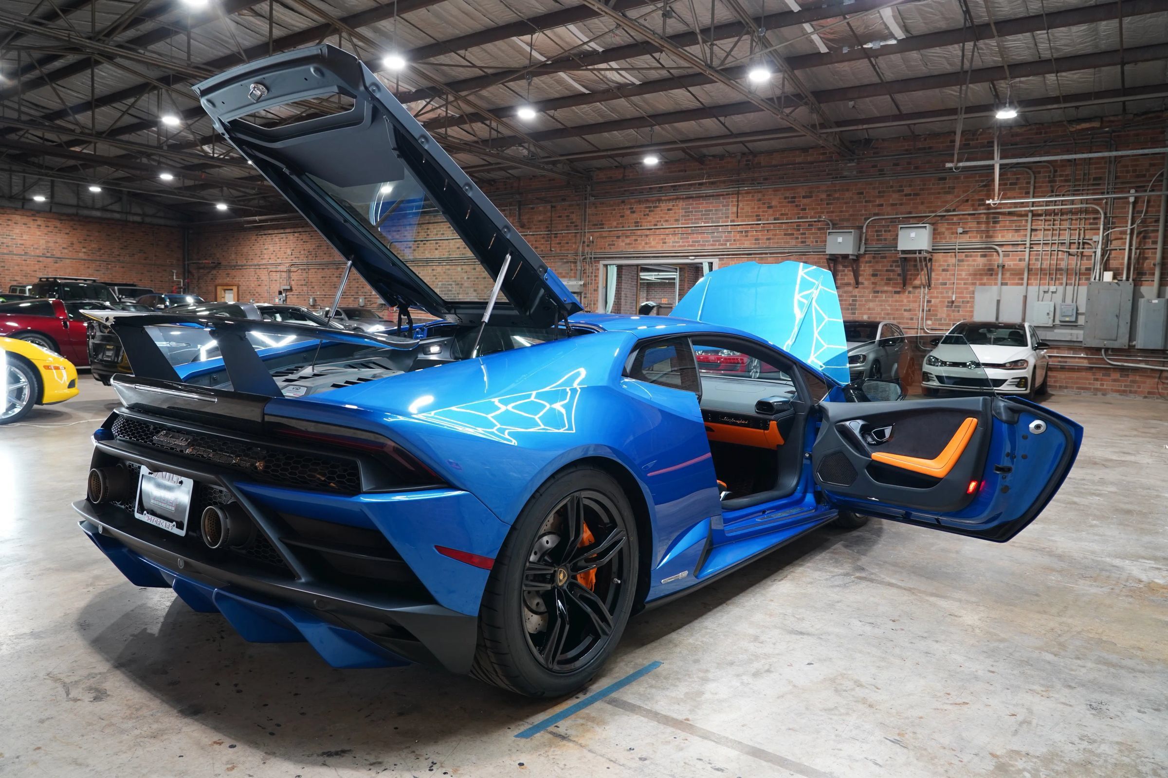 Used 2020 Lamborghini Huracan EVO RWD image 31