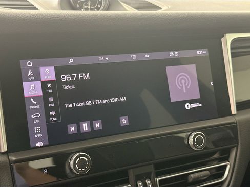 Certified 2024 Porsche Macan S image 21