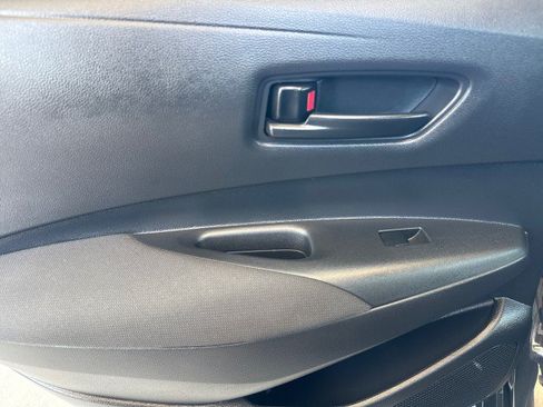 Used 2025 Toyota Corolla LE FWD image 6