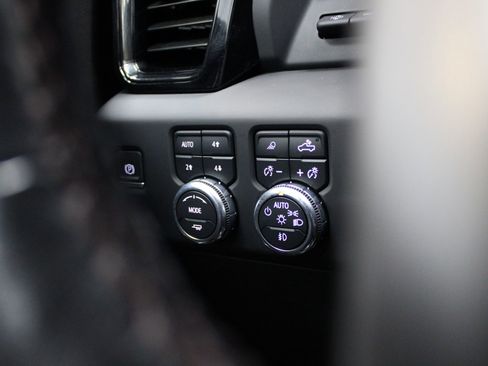 Used 2022 GMC Sierra 1500 AT4X image 36