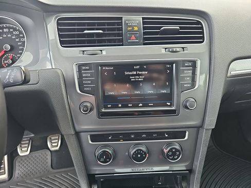 Used 2017 Volkswagen Golf Alltrack SE AWD/4WD image 14