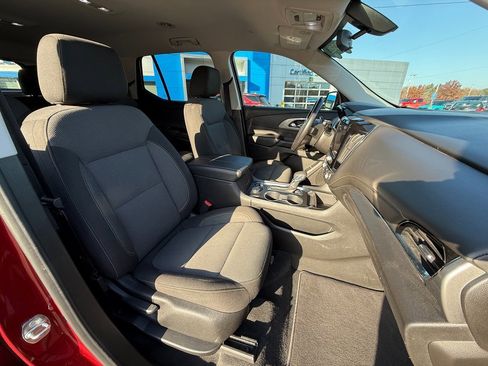 Certified 2021 Chevrolet Traverse LT image 31