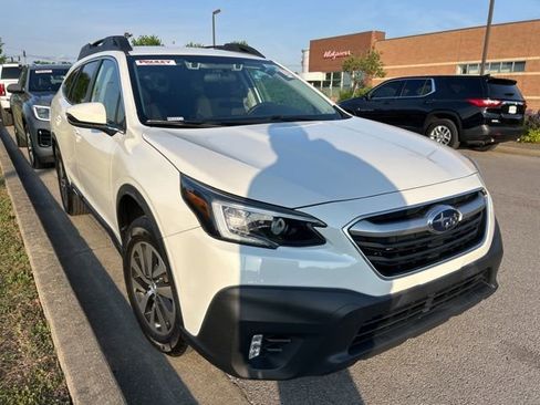 Used 2020 Subaru Outback Premium AWD/4WD image 2