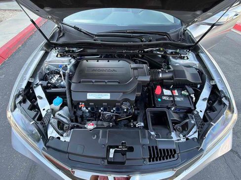 Used 2017 Honda Accord Touring image 33