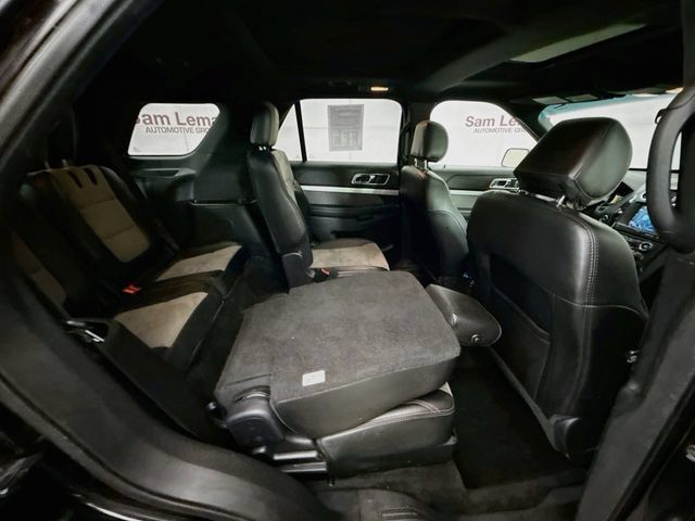 Used 2017 Ford Explorer XLT w/ Equipment Group 202A AWD/4WD image 29