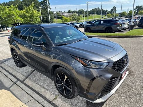 Used 2021 Toyota Highlander XSE AWD/4WD image 4