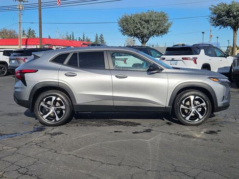New 2026 Chevrolet Trax RS w/ Sunroof Package image 7