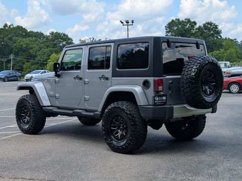 Used 2013 Jeep Wrangler Unlimited Sahara w/ Connectivity Group AWD/4WD image 7