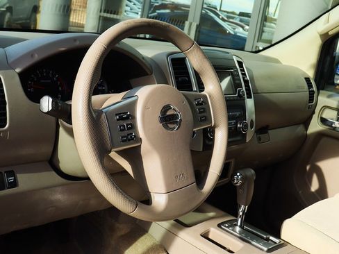 Used 2018 Nissan Frontier SV image 37