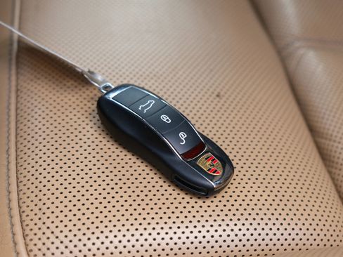 Used 2017 Porsche Macan image 47