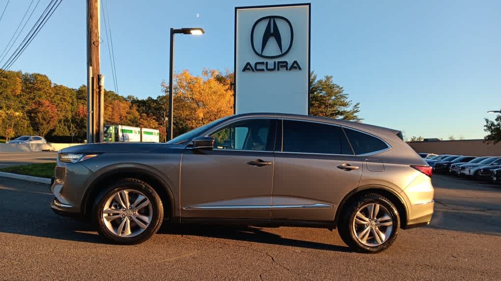 Used 2024 Acura MDX SH-AWD image 2
